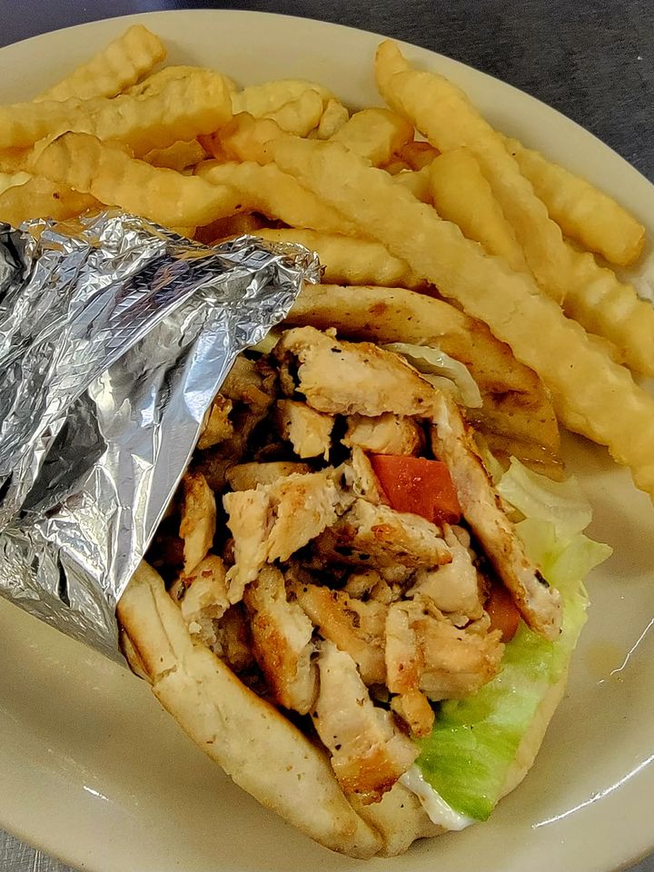 Grilled chicken pita with French fries